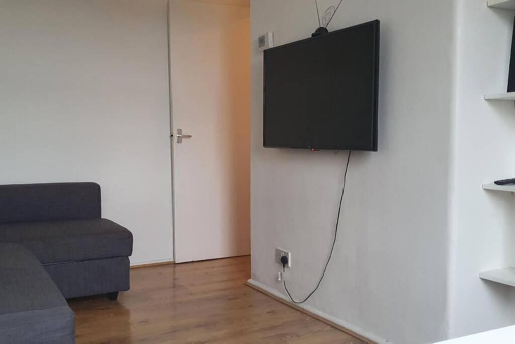 Central 1 Bedroom Apartment *Zone 1* Elephant And Castle Лондон Екстер'єр фото